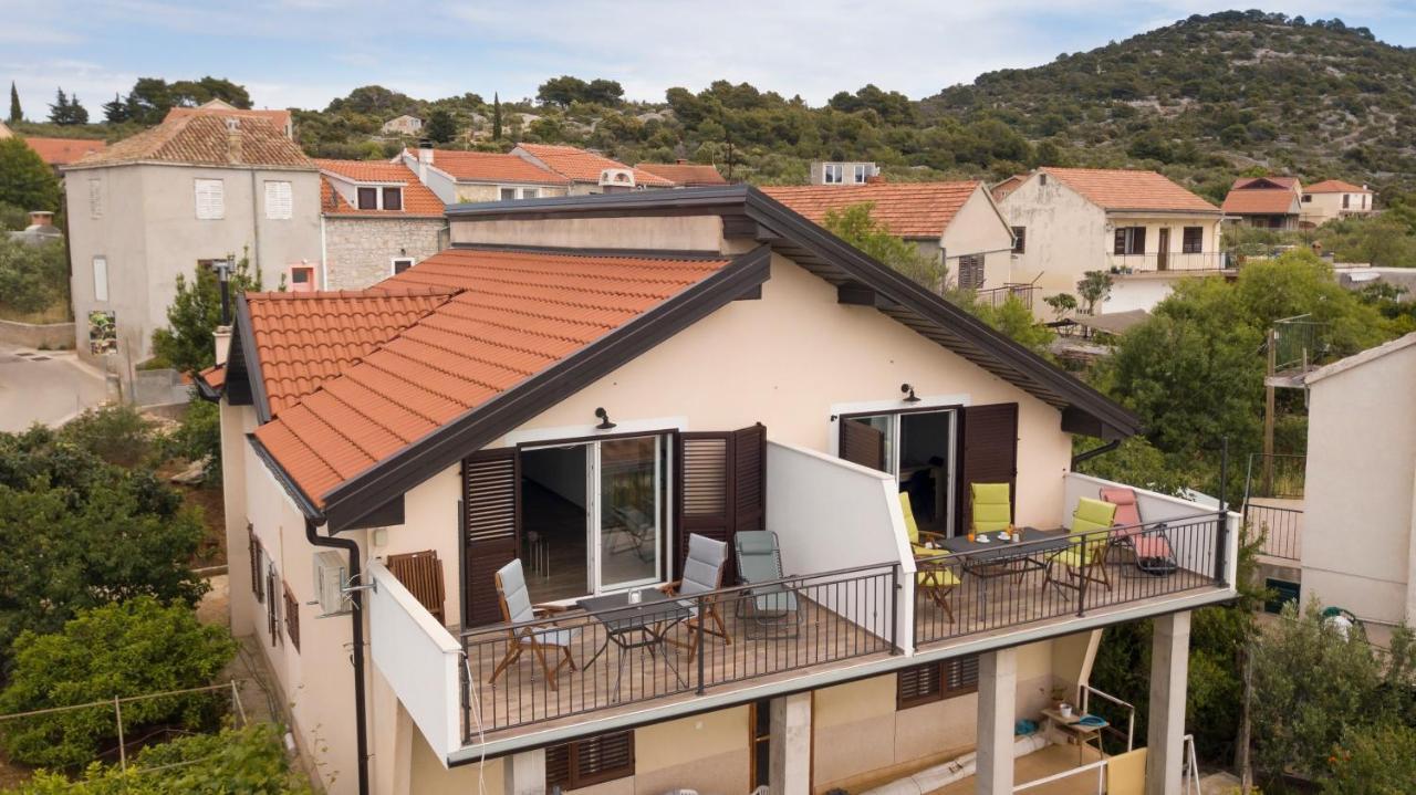 Kaprije Apartmani Tina I Ena Exterior foto