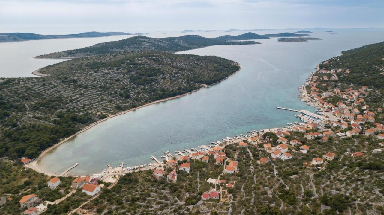 Kaprije Apartmani Tina I Ena Exterior foto
